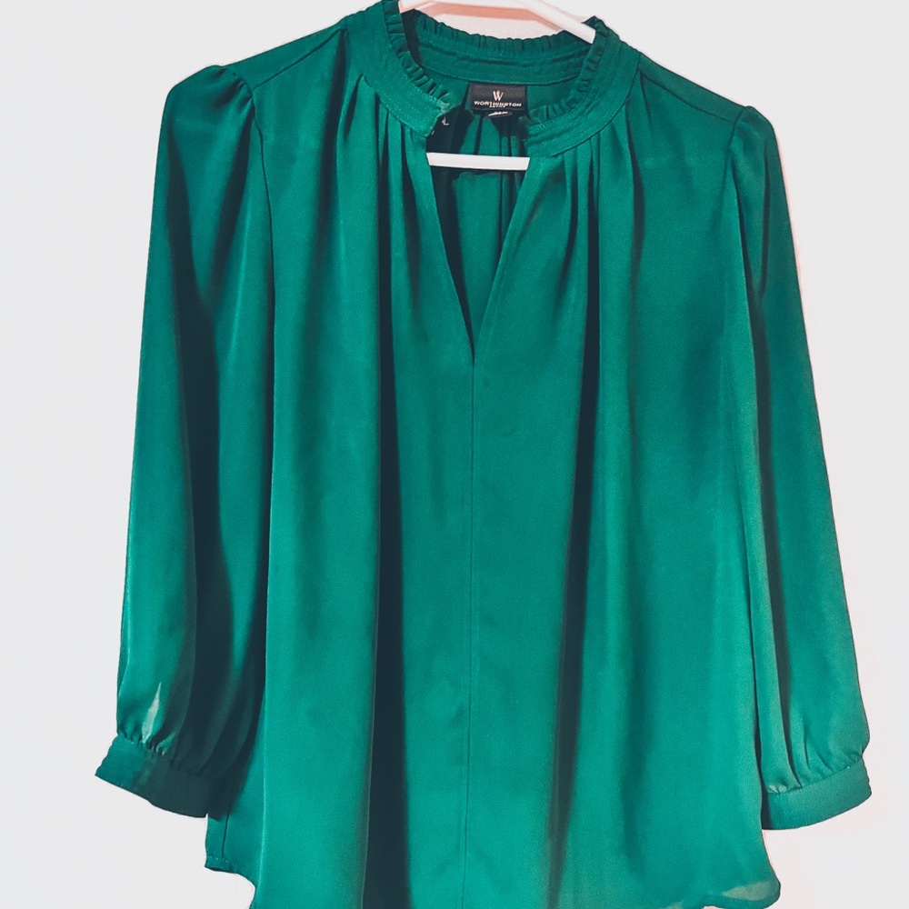 Green is gorgeous on this top!